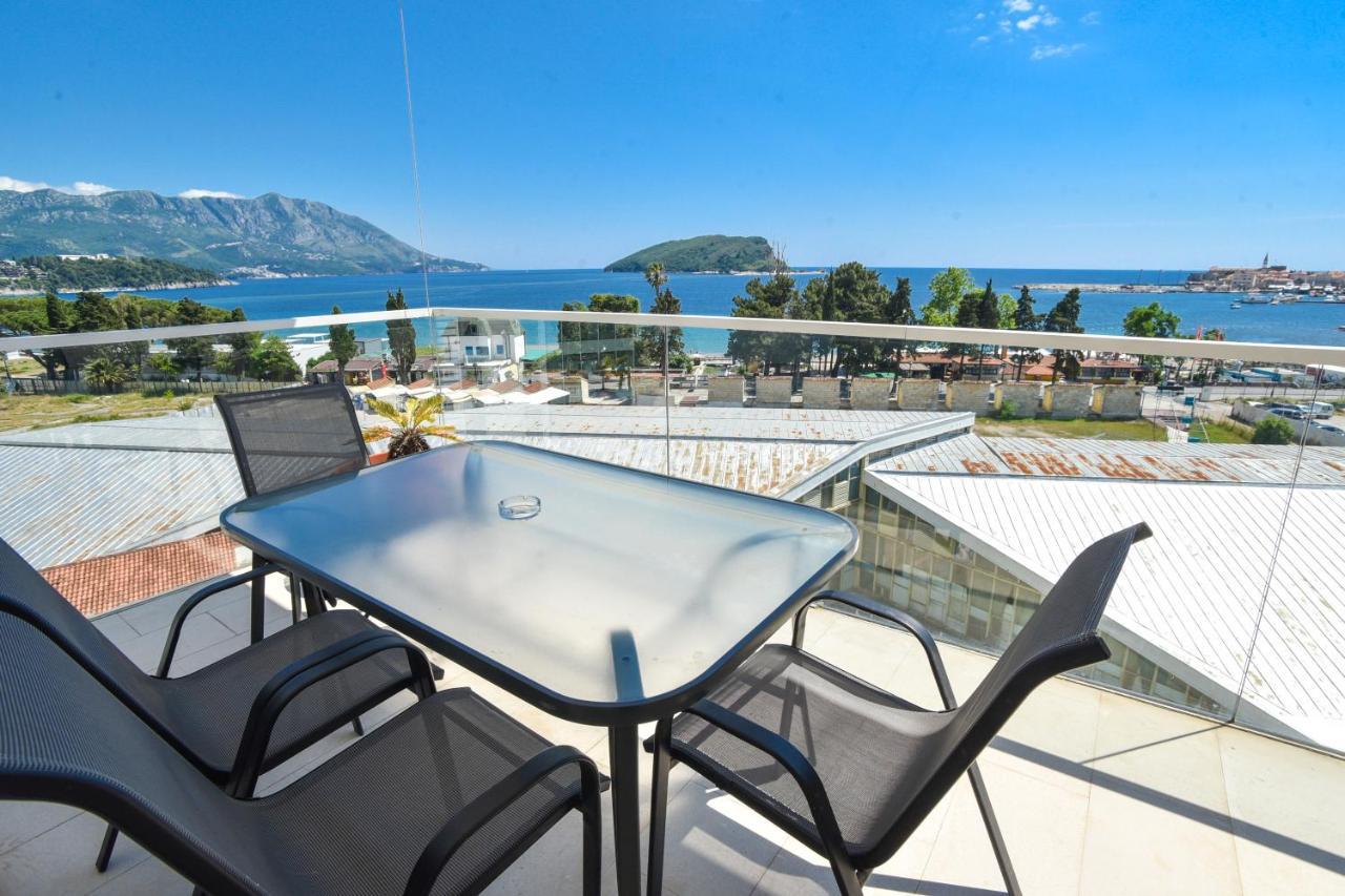 Apartments Menuet Budva Exterior photo