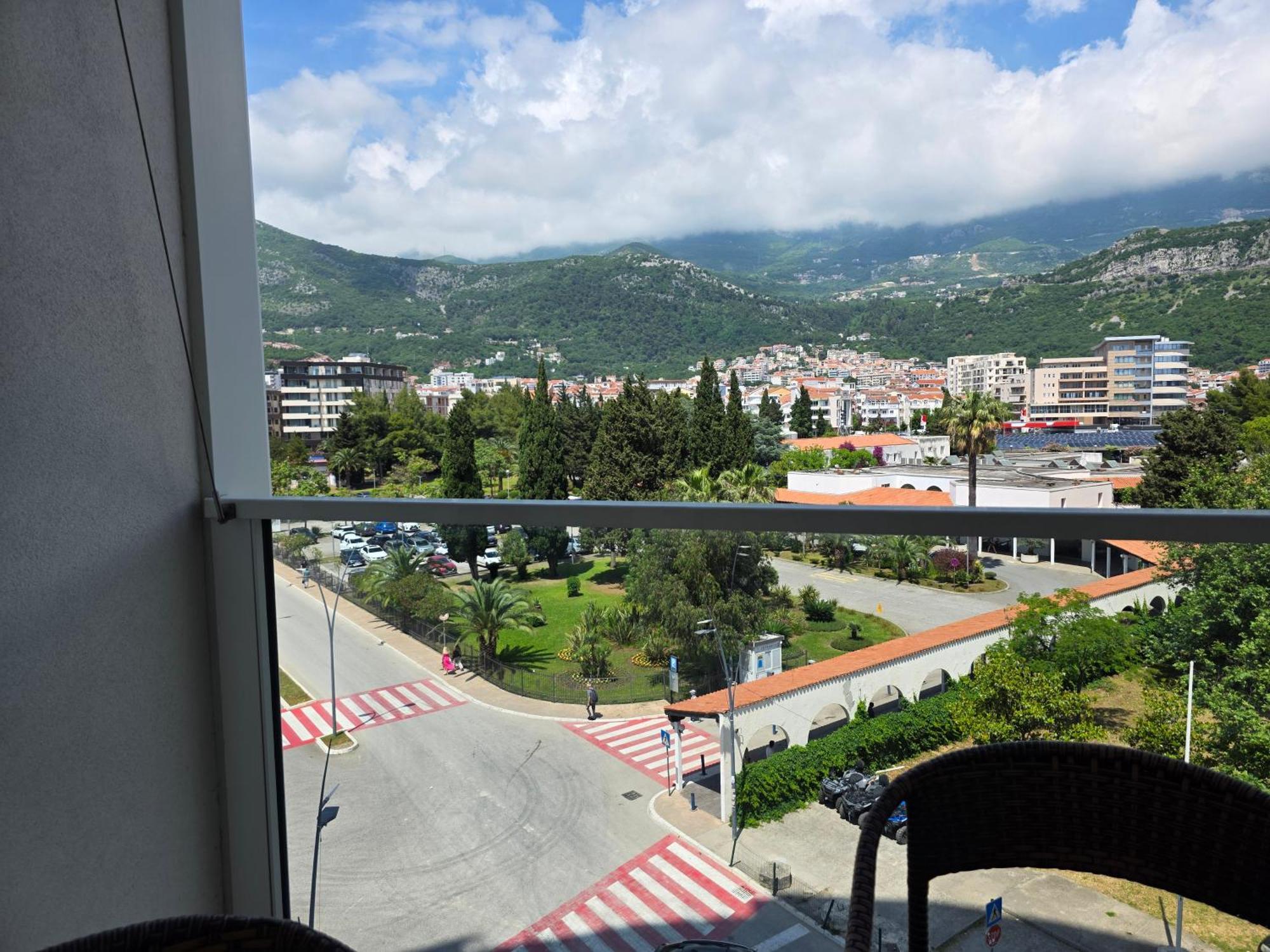 Apartments Menuet Budva Exterior photo